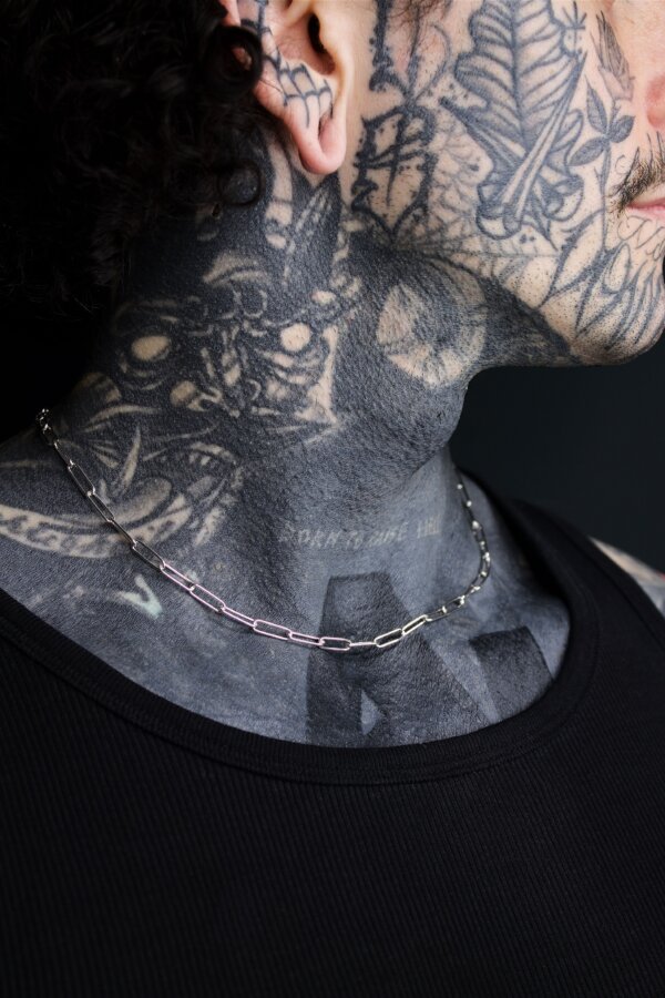 CORN Mini Halskette Nahaufnahme von einer Halskette aus Silber