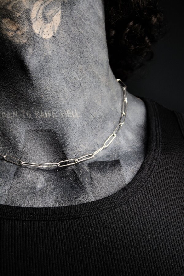 CORN Halskette Nahaufnahme von einer Halskette aus Silber