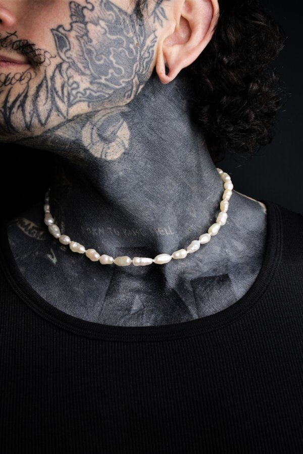 ROYAL PEARL Perlenkette Nahaufnahme von einer Süßwasserperlenkette