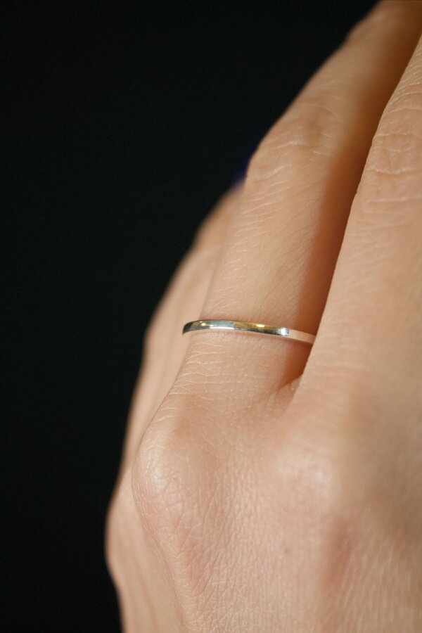 Ring BLISS Nahaufnahme von dünnem Ring aus Silber