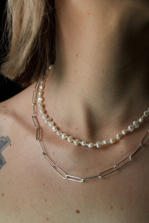 MYSTIC PEARL Perlenkette Nahaufnahme von einer Süßwasserperlenkette