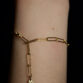 Nahaufnahme von Armkette Corn Mini aus 585 Gold
