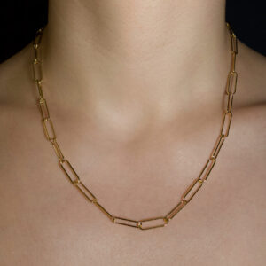 Nahaufnahme von der Halskette CORN aus 585 Gold