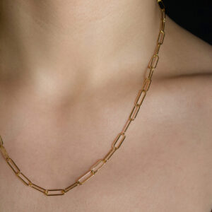Nahaufnahme von der Halskette CORN Mini aus 585 Gold