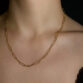 Nahaufnahme von der Halskette CORN Mini aus 585 Gold