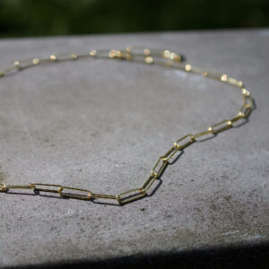 Nahaufnahme von der Halskette CORN Mini aus 585 Gold