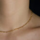 Nahaufnahme von Herzchenkette aus GOLD