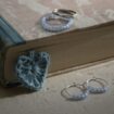 AK_26_blau_schmuck_lesezeichen