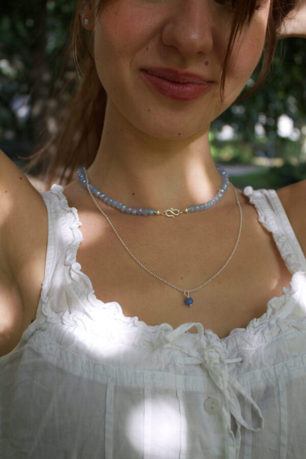 AK_26_halsketten_blau AK_26_halsketten_blau